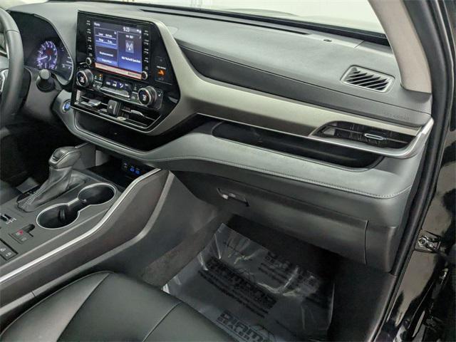 used 2022 Toyota Highlander car, priced at $35,500