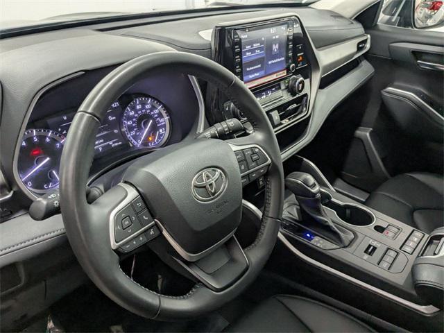 used 2022 Toyota Highlander car, priced at $35,500