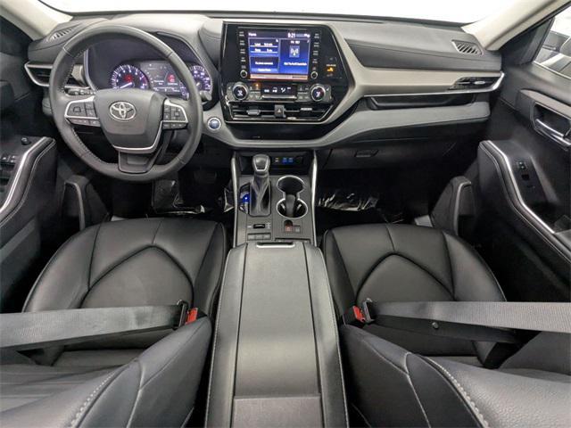 used 2022 Toyota Highlander car, priced at $35,500
