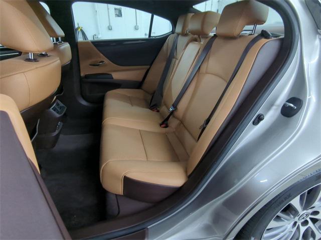 used 2021 Lexus ES 350 car, priced at $31,000