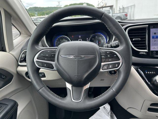 used 2023 Chrysler Pacifica car, priced at $23,295