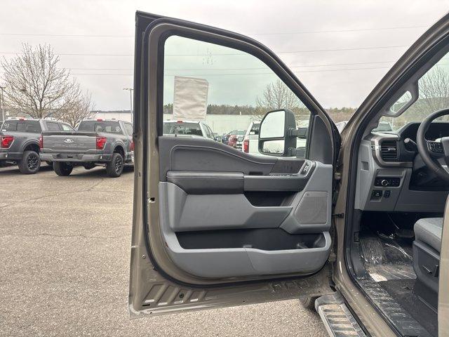 new 2025 Ford F-150 car, priced at $61,918