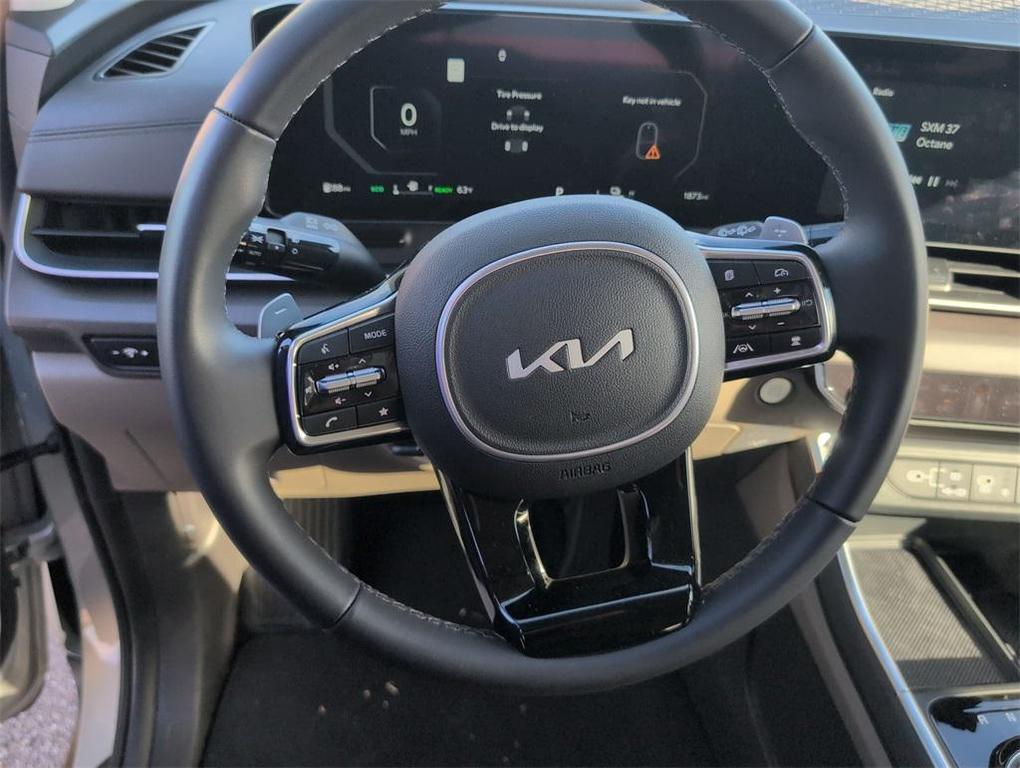 used 2025 Kia Carnival Hybrid car, priced at $41,977