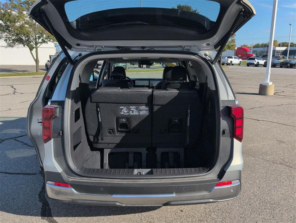 used 2025 Kia Carnival Hybrid car, priced at $41,977