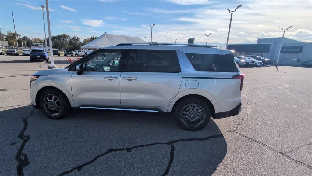 used 2025 Kia Carnival Hybrid car, priced at $41,977