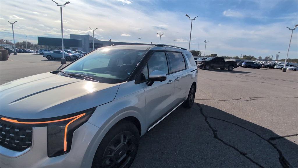 used 2025 Kia Carnival Hybrid car, priced at $41,977