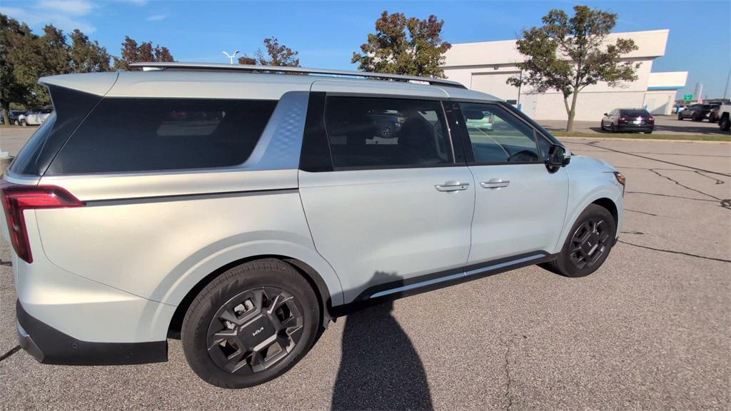 used 2025 Kia Carnival Hybrid car, priced at $41,977