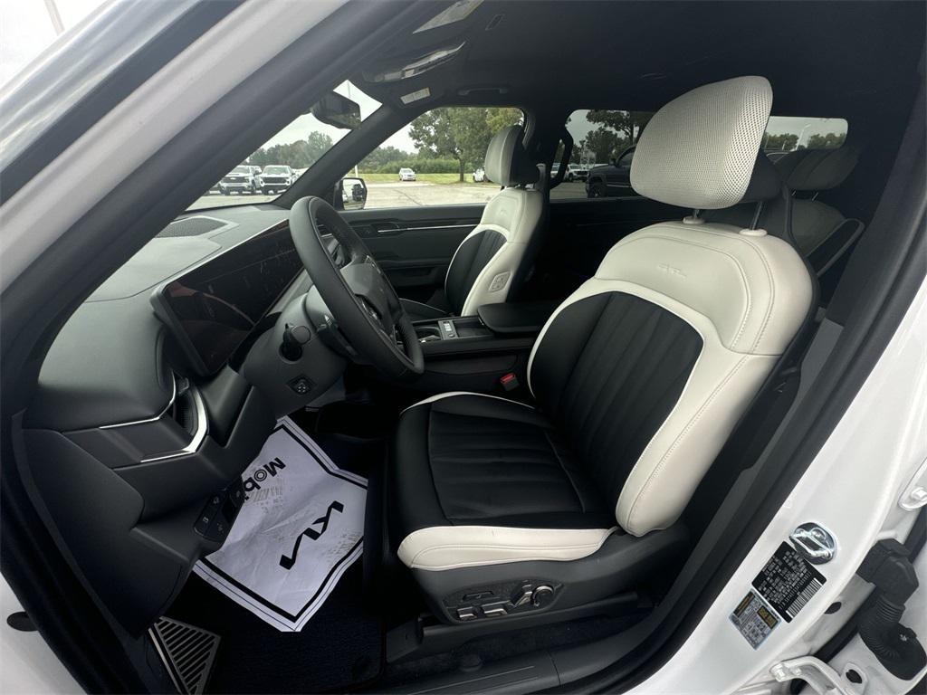 new 2026 Kia EV9 car, priced at $70,432