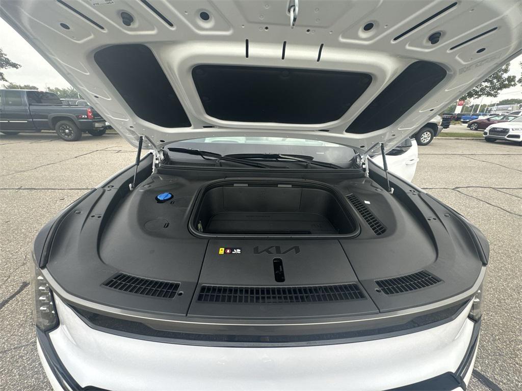 new 2026 Kia EV9 car, priced at $70,432