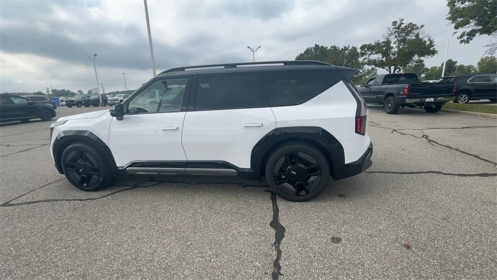 new 2026 Kia EV9 car, priced at $70,432