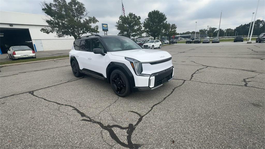new 2026 Kia EV9 car, priced at $70,432