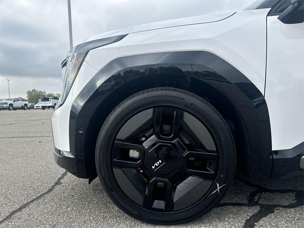 new 2026 Kia EV9 car, priced at $70,432