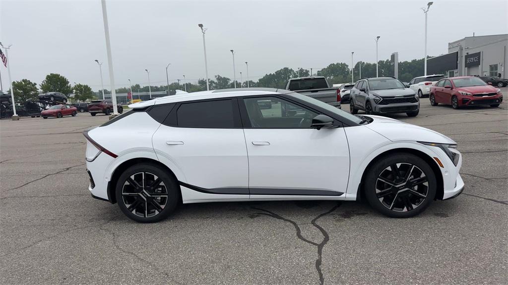 new 2025 Kia EV6 car, priced at $55,721