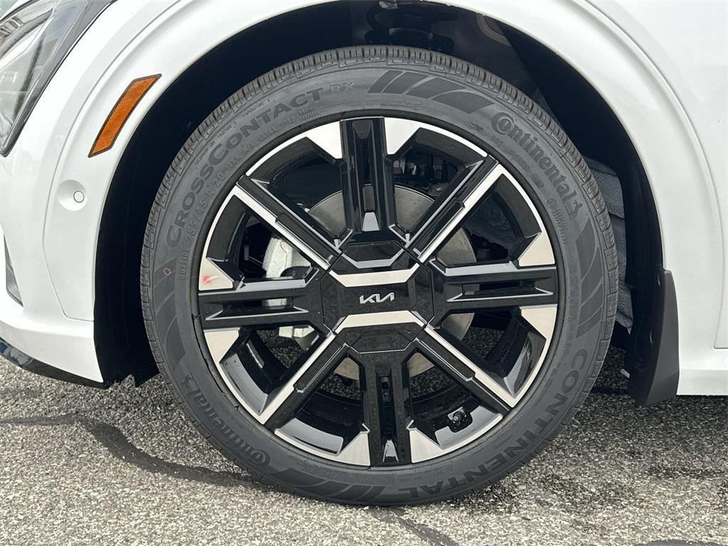 new 2025 Kia EV6 car, priced at $55,721
