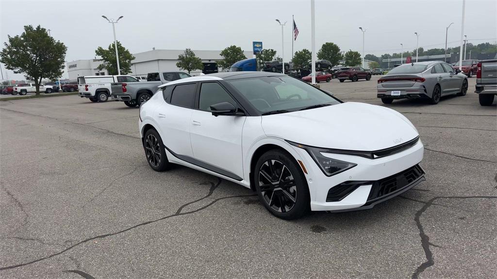 new 2025 Kia EV6 car, priced at $55,721