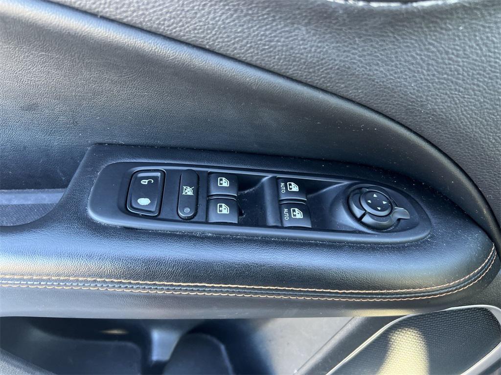 used 2018 Jeep Compass car, priced at $15,377