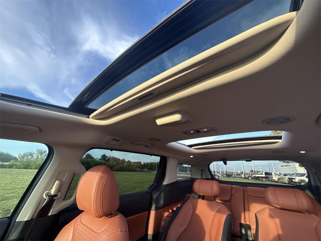 used 2025 Kia Carnival car, priced at $46,477
