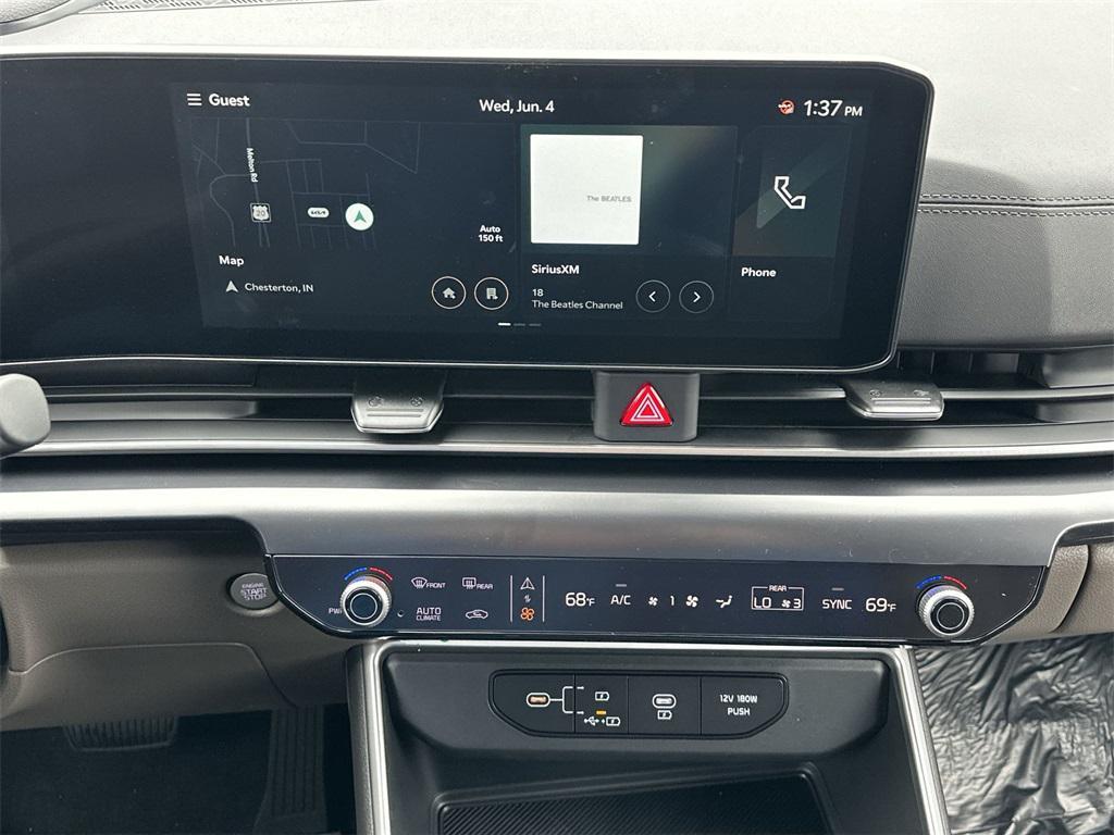 new 2025 Kia Carnival car, priced at $39,998