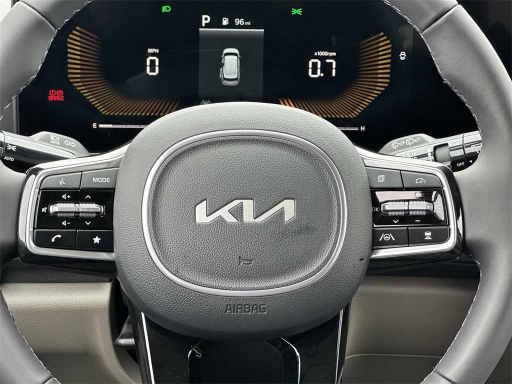 new 2025 Kia Carnival car, priced at $39,998