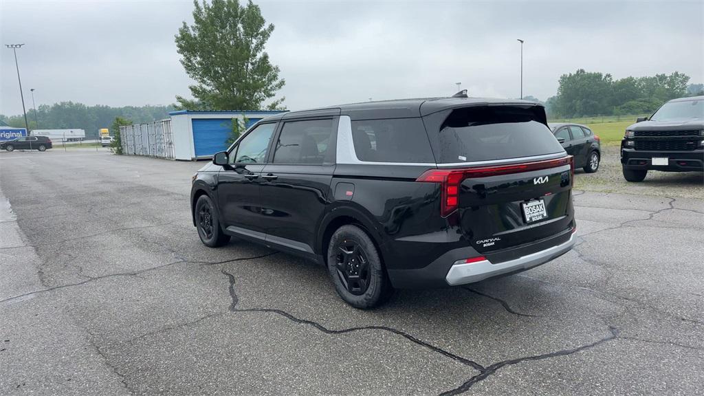 new 2025 Kia Carnival car, priced at $39,998