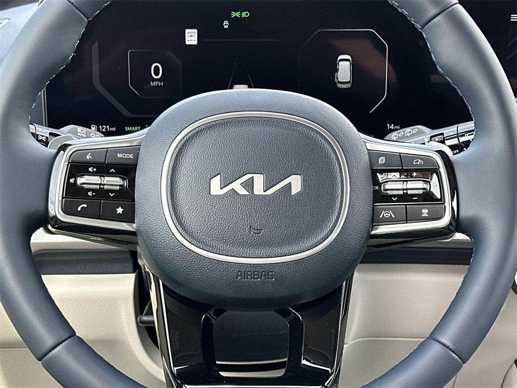 new 2025 Kia Carnival Hybrid car, priced at $53,021