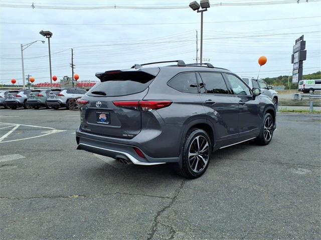 used 2022 Toyota Highlander car, priced at $37,055