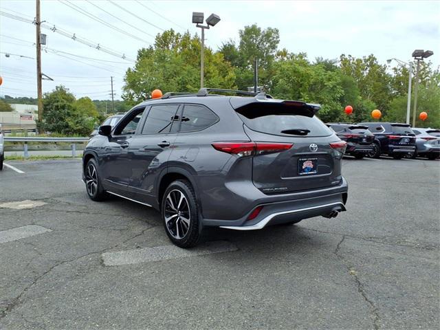 used 2022 Toyota Highlander car, priced at $37,055