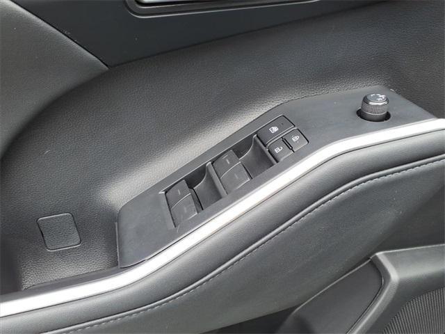 used 2022 Toyota Highlander car, priced at $37,055