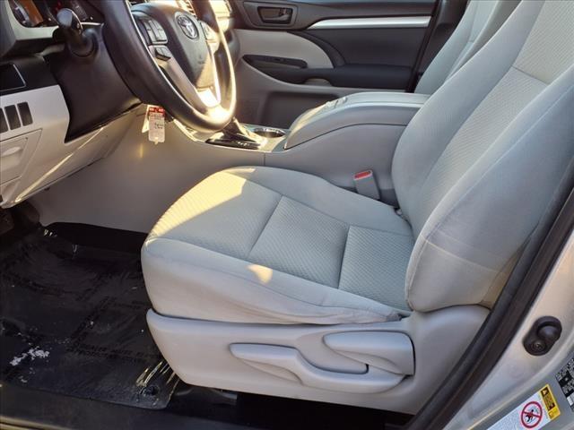 used 2015 Toyota Highlander car, priced at $17,128