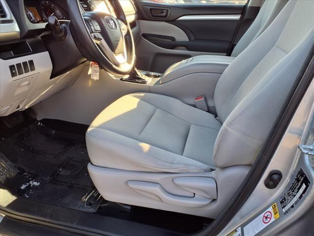 used 2015 Toyota Highlander car, priced at $17,128