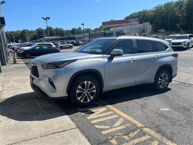 used 2023 Toyota Highlander car, priced at $34,412