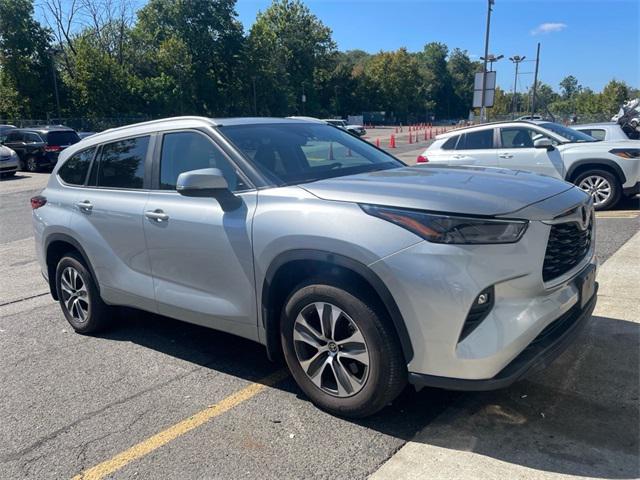 used 2023 Toyota Highlander car, priced at $38,906