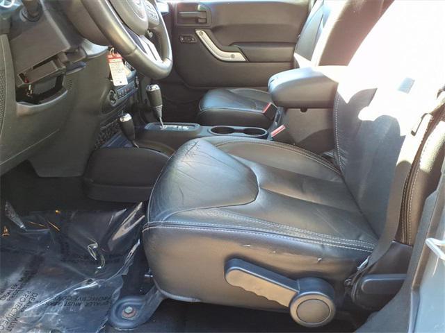 used 2015 Jeep Wrangler Unlimited car, priced at $16,646