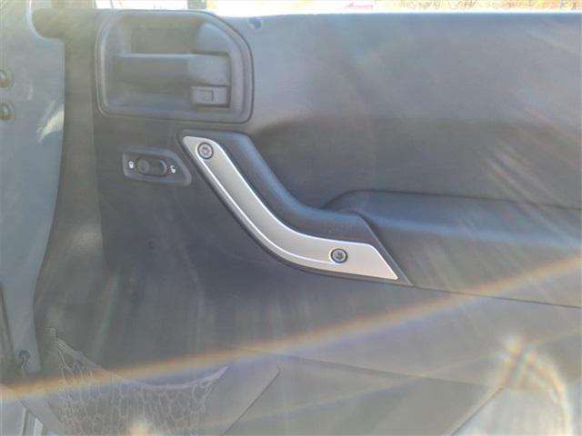 used 2015 Jeep Wrangler Unlimited car, priced at $16,646