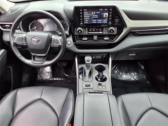 used 2022 Toyota Highlander car, priced at $36,751