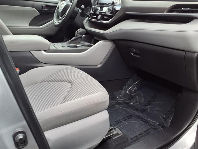 used 2022 Toyota Highlander car, priced at $31,521
