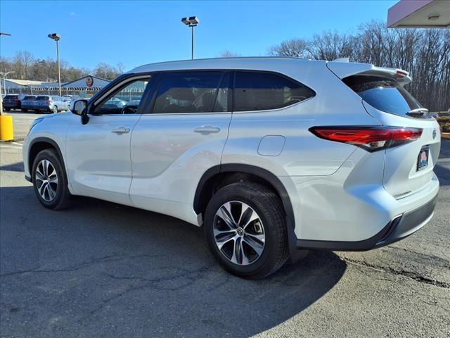 used 2022 Toyota Highlander car, priced at $37,335