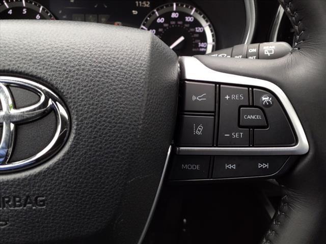 used 2022 Toyota Highlander car, priced at $37,920