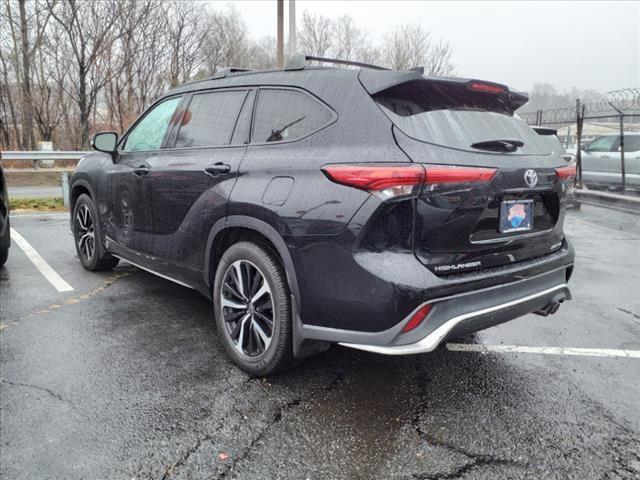 used 2022 Toyota Highlander car, priced at $37,920