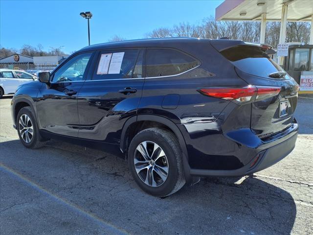 used 2021 Toyota Highlander Hybrid car, priced at $37,518