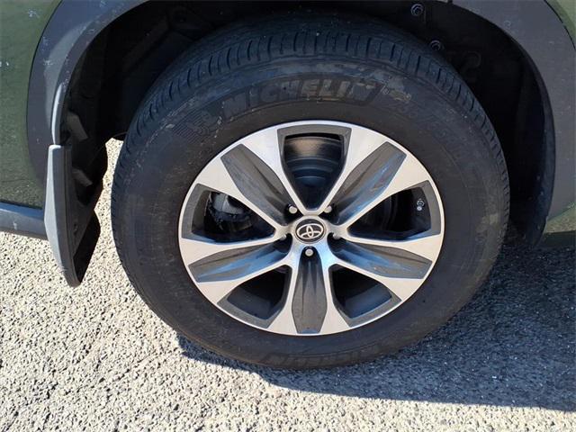 used 2023 Toyota Highlander car, priced at $33,306