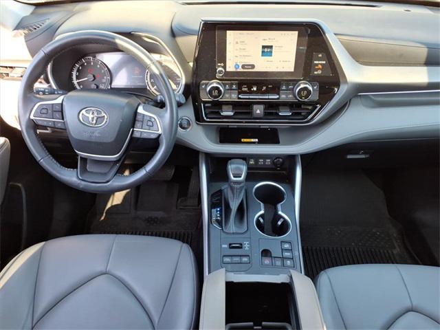 used 2023 Toyota Highlander car, priced at $33,306