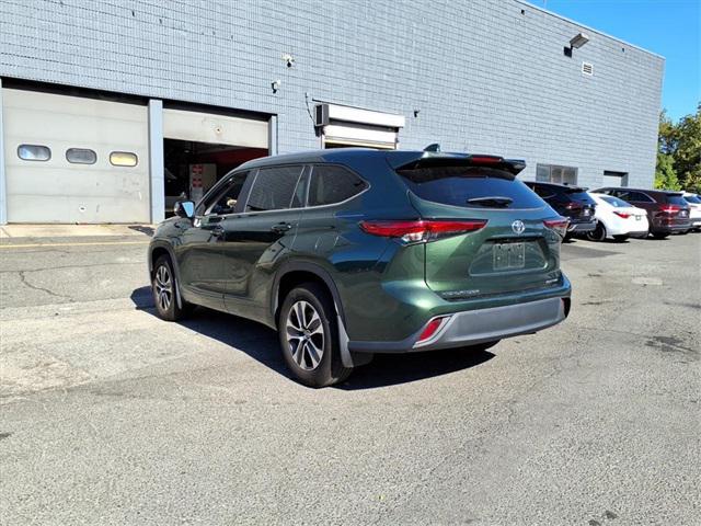 used 2023 Toyota Highlander car, priced at $33,306