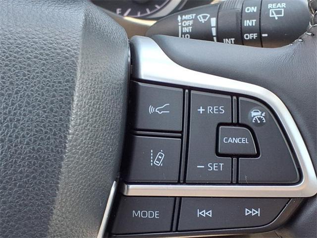 used 2022 Toyota Highlander car, priced at $37,073