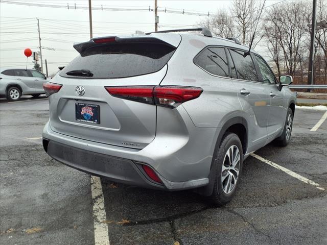 used 2021 Toyota Highlander car, priced at $32,373