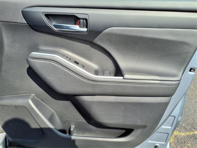 used 2023 Toyota Highlander car, priced at $39,057