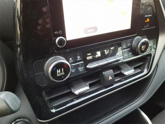 used 2023 Toyota Highlander car, priced at $32,425