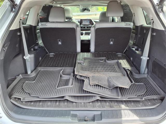 used 2022 Toyota Highlander car, priced at $35,732
