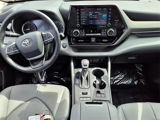 used 2022 Toyota Highlander car, priced at $35,732