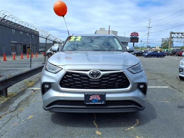 used 2022 Toyota Highlander car, priced at $35,732